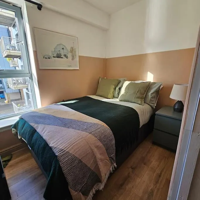 Calming Sea View City Apartment Edinburgh 0*,