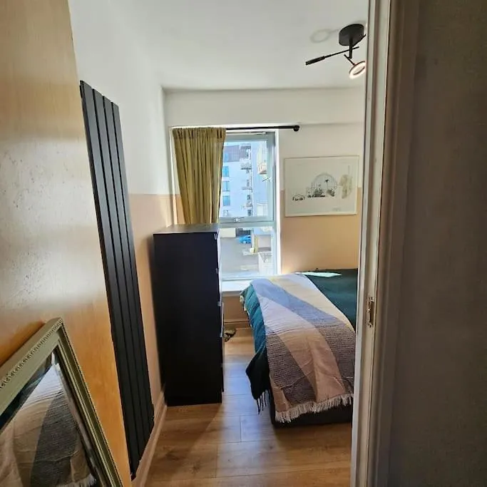 Calming Sea View City Apartment Edinburgh
