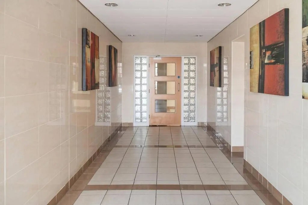 Calming Sea View City Apartment Edinburg