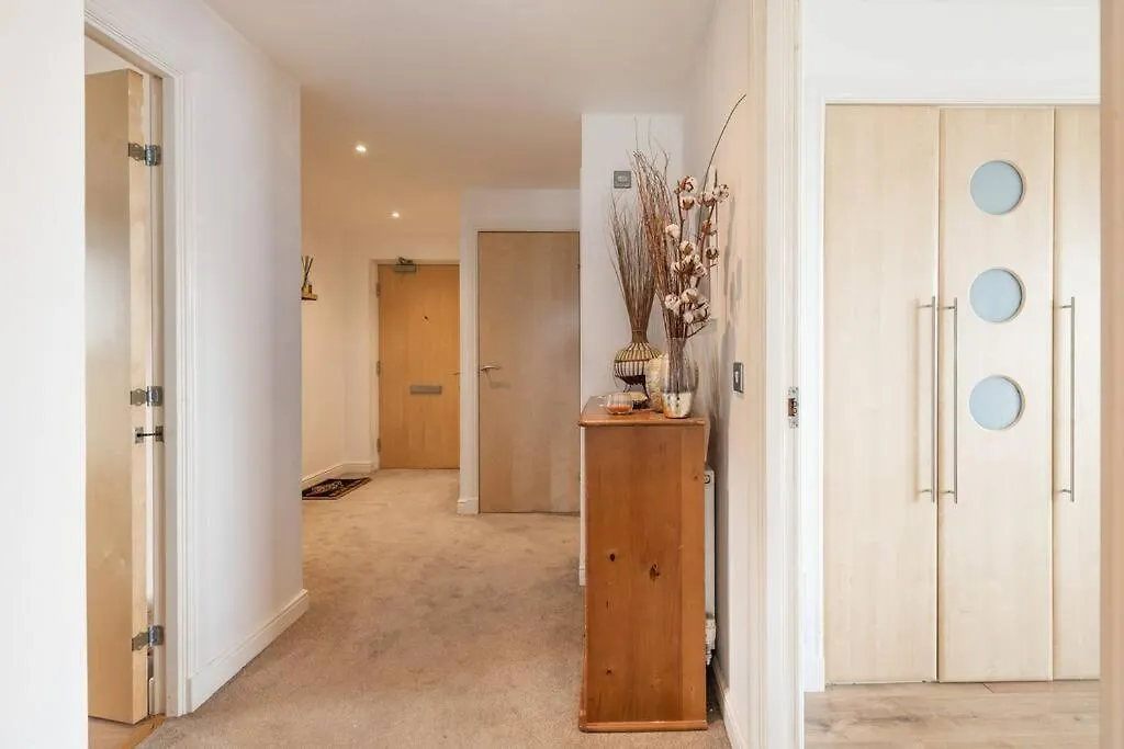 Calming Sea View City Apartment Edinburg Storbritannien
